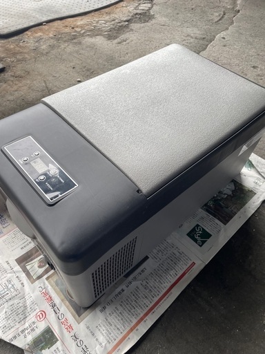 車載冷蔵庫　冷凍庫　保温、保冷　シガー１２Ｖ24V コンセント100v