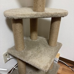 中古キャットタワーの画像