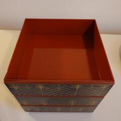 丸盆とお重の画像