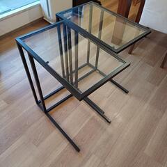 【IKEA】VITTSJÖ ラップトップスタンド 2個セット　ブラックブラウン/ガラス, 35x65 cmの画像