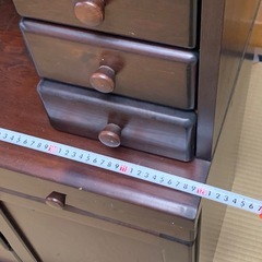 レトロ食器棚の画像