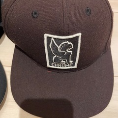 NIKEとCHROMEの帽子の画像