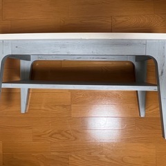 ブルーandホワイトのローテーブルの画像
