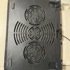 [受け渡し予定者決定済み]サンワダイレクト ノートパソコンクーラー 冷却台 静音 15.6インチ対応 4ファン USB給電の画像
