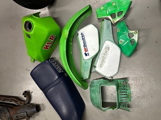 KL250R エンジン・キャリパー・オーバーホール済み　整備書、書類あり