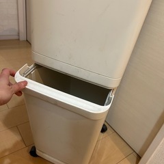 キッチン用ゴミ箱の画像
