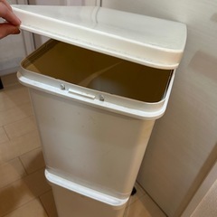 キッチン用ゴミ箱の画像