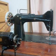 足踏みミシン(モーターに改良)の画像