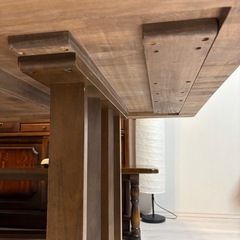 ダイニングテーブルの画像