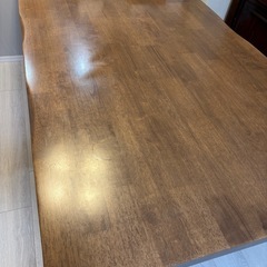 ダイニングテーブルの画像