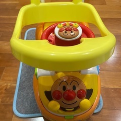 ❶アンパンマン　よくばりビジーカー