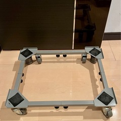 伸縮式キャスター付き洗濯機台　の画像