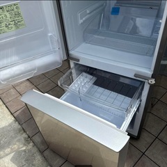 SHARP プラズマクラスター搭載冷蔵庫 137Lガラストップつけかえドアの画像