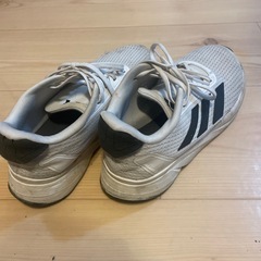 子ども　スニーカー　adidas　24.5cmの画像