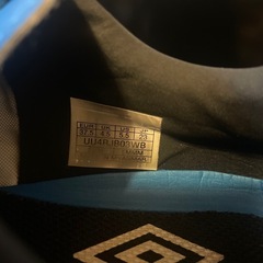 umbro サッカーシューズ ホワイト/ブルー 23cm　小学生　男子の画像