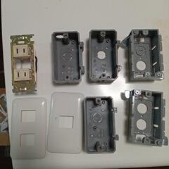 電材　コンセントBOX　コンセント