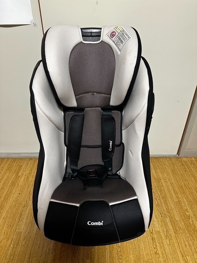【美品·使用頻度少なめ】Combiチャイルドシート