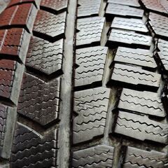 DUNLOP WINTER MAXX WM02 205/60R16 16インチ スタッドレス 4本 20～21年製 バリ溝 ステップワゴン ヴォクシー ノア等　(KTO290) の画像