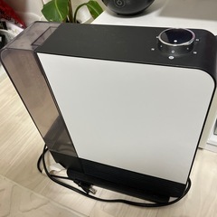 ヤマゼン加湿ファンヒーター　コンパクトサイズの画像