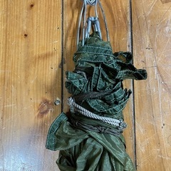 米軍照明弾用パラシュートの画像