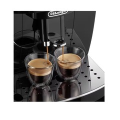 デロンギコーヒーメーカーの画像