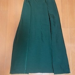 ベイクルーズ　ダークグリーンのスカート