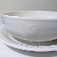 ジバンシー(GIVENCHY) 未使用　　シンプルな🌷深皿＆大皿の画像