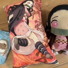 鬼滅の刃　禰󠄀豆子人形とクッションの画像
