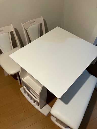 無料【ダイニングテーブルセット】出品しているものすべて持って行っていただける場合は、無料で差し上げます。