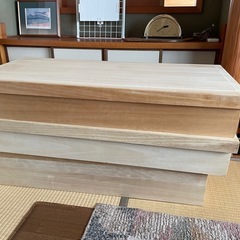 桐の箱3つ
