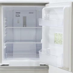 (送料無料) 2021年 極美品 2ドア冷蔵庫 SHARP 137L 霜取り不要 どっちもヒンジ 耐熱天板 ⑤ の画像