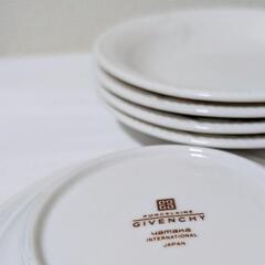 ジバンシー(GIVENCHY) 未使用　　ホワイトプレート５枚の画像