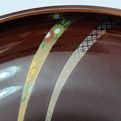 小豆色の地に美しい模様の短冊模様の大鉢の画像
