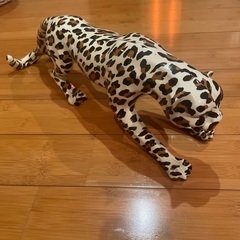 ヒョウの置物の画像