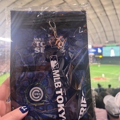 【非売品】ドジャース・カブスのロゴ入りチケットホルダーの画像