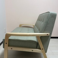 天然木フレームのコンパクトソファ
の画像