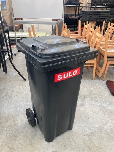 【KJ085】中古美品 ドイツ製 SULO 大型ダストボックス 120L 屋外 屋内 ゴミ箱 インテリア キャリー型 キャスター　検)一人暮らし 家具 収納 ダイニング リビング キッチン 冷蔵庫 洗濯機 テーブル ラック レンジ キャビネット ソファ slide_file.jpg