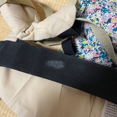 ergobaby 抱っこ紐　リバティ柄
の画像