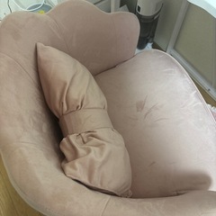 ピンク椅子