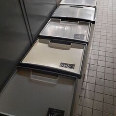 (お話中)押し入れ収納ボックス7個の画像
