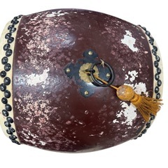 和太鼓　長胴太鼓　金属装飾　台座付き　祭りの画像