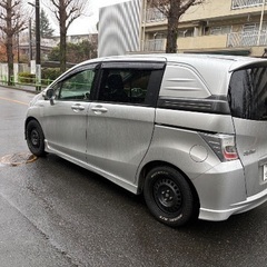 フリードスパイク　車検取立ての画像