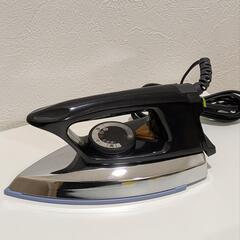 Panasonic衣類アイロンドライアイロン軽量NI-A66-K新品未使用　の画像