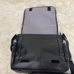 MANDARINA DUCK ×SAC’S BARメッセンジャーバッグの画像