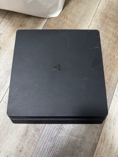 PS4本体とカセット3点