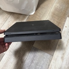 PS4本体とカセット3点の画像