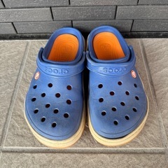 クロックス　フロントコートクSBO サンダルシューズ（ブルーオレンジ）