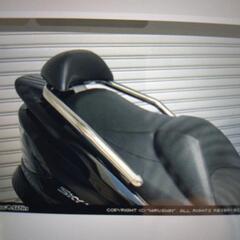 スカイウェイブCJ46Aに取り付け可能なタンデムバー