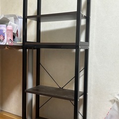 黒いキャビネット