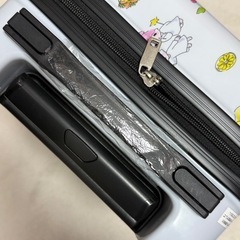 サンリオキャラクターのキャリーケースの画像